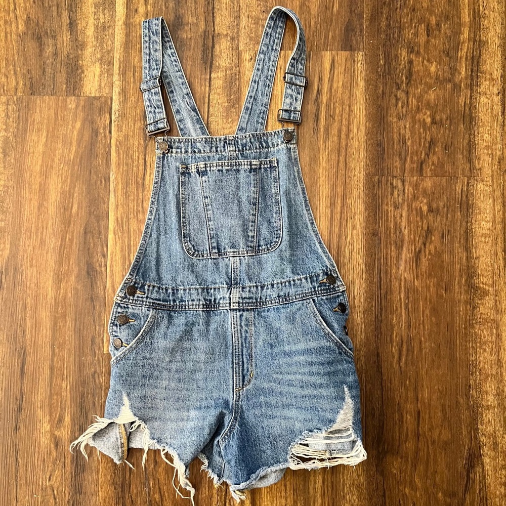 Cello Overalls Medium Shortalls Light Wash Boho Earthy Microshorts Distressed